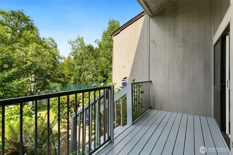 13832 NE 66th Street Redmond WA 98052