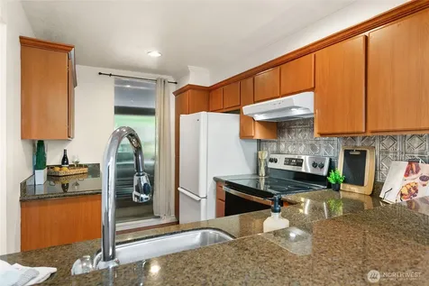 13832 NE 66th Street Redmond WA 98052