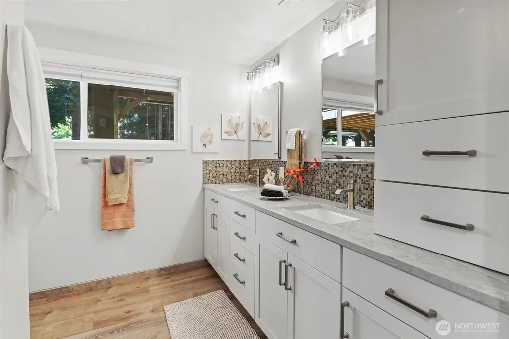 12100 105th Place NE Kirkland WA 98034