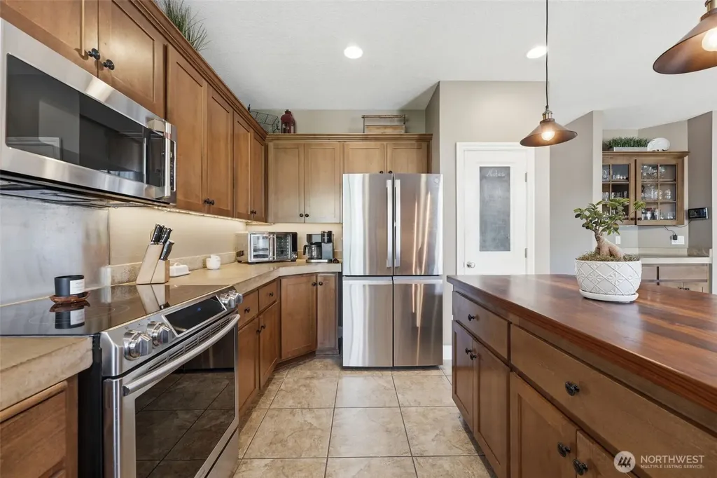 99206 E Ridgeview Drive Kennewick WA 99338