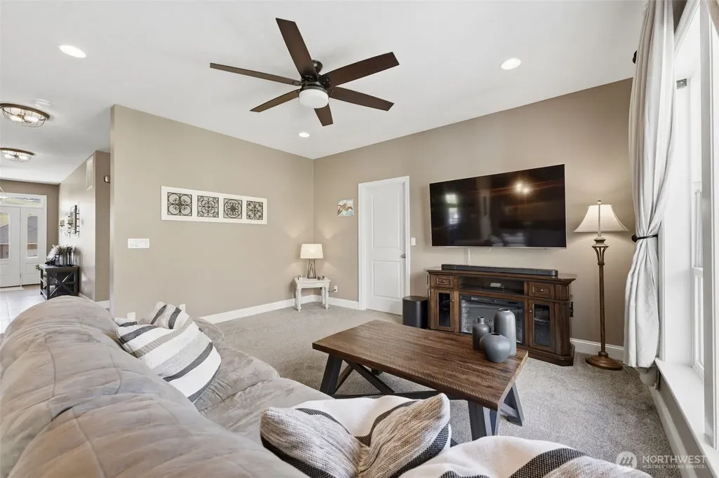 99206 E Ridgeview Drive Kennewick WA 99338