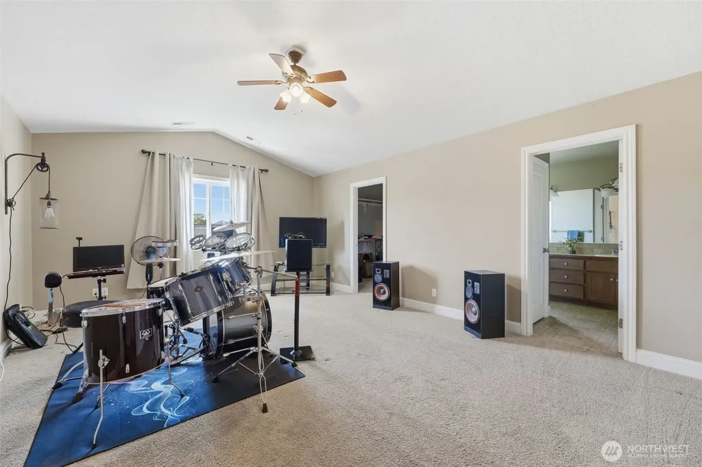 99206 E Ridgeview Drive Kennewick WA 99338