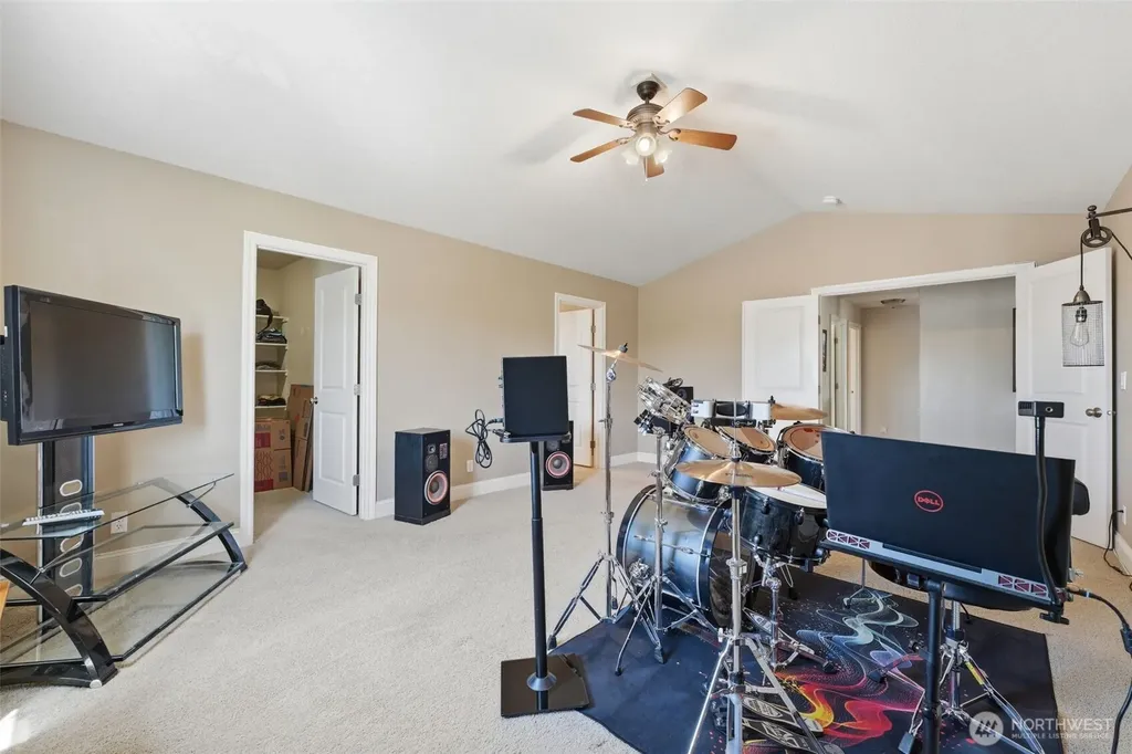 99206 E Ridgeview Drive Kennewick WA 99338
