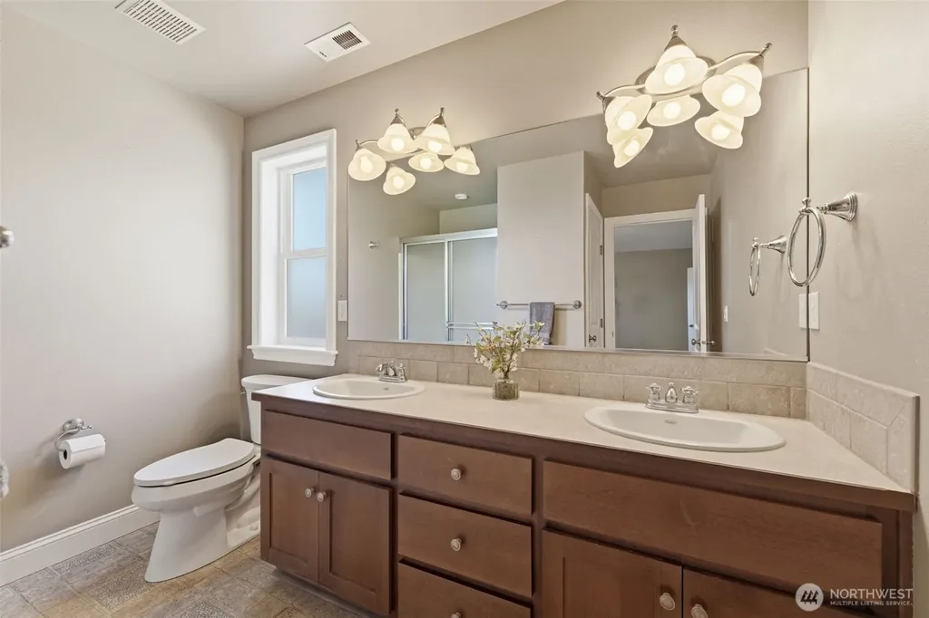 99206 E Ridgeview Drive Kennewick WA 99338