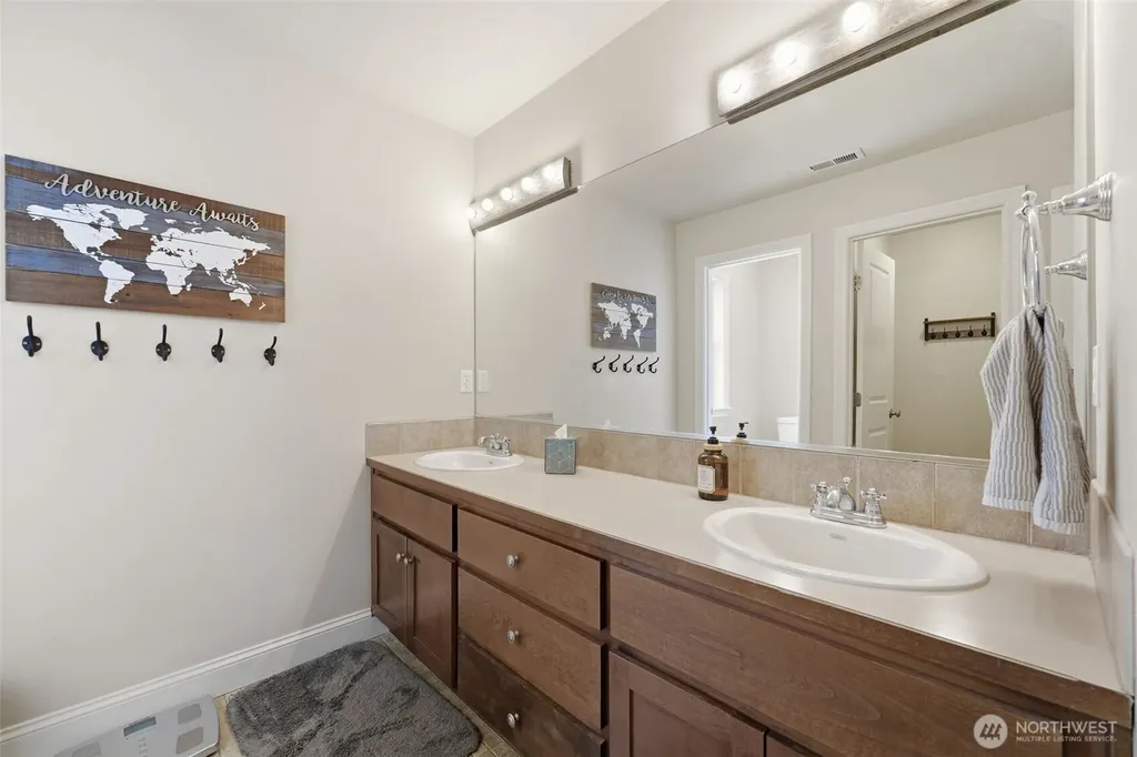 99206 E Ridgeview Drive Kennewick WA 99338