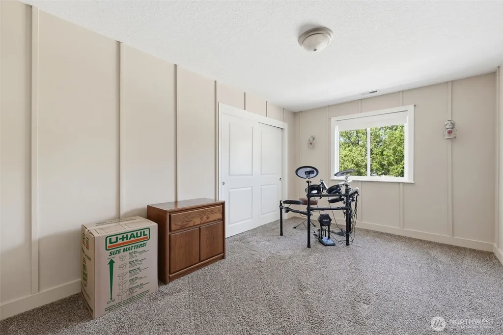 99206 E Ridgeview Drive Kennewick WA 99338
