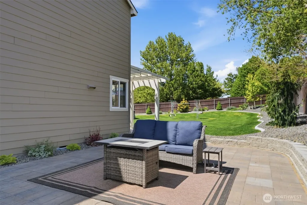 99206 E Ridgeview Drive Kennewick WA 99338