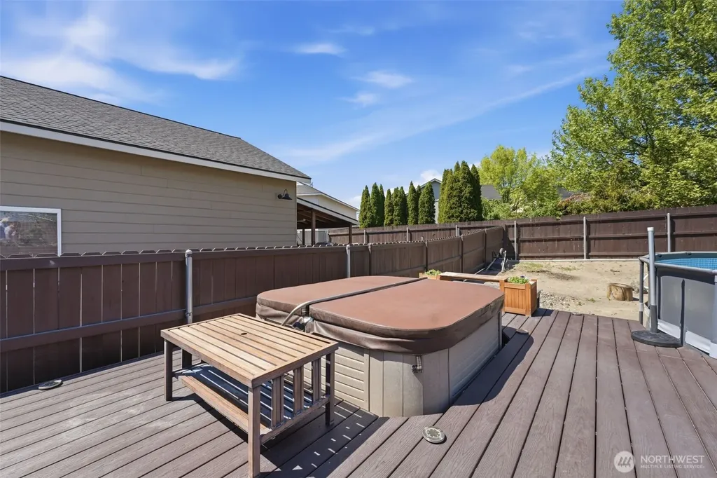 99206 E Ridgeview Drive Kennewick WA 99338