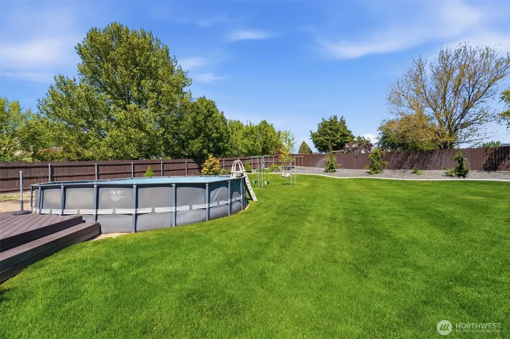 99206 E Ridgeview Drive Kennewick WA 99338