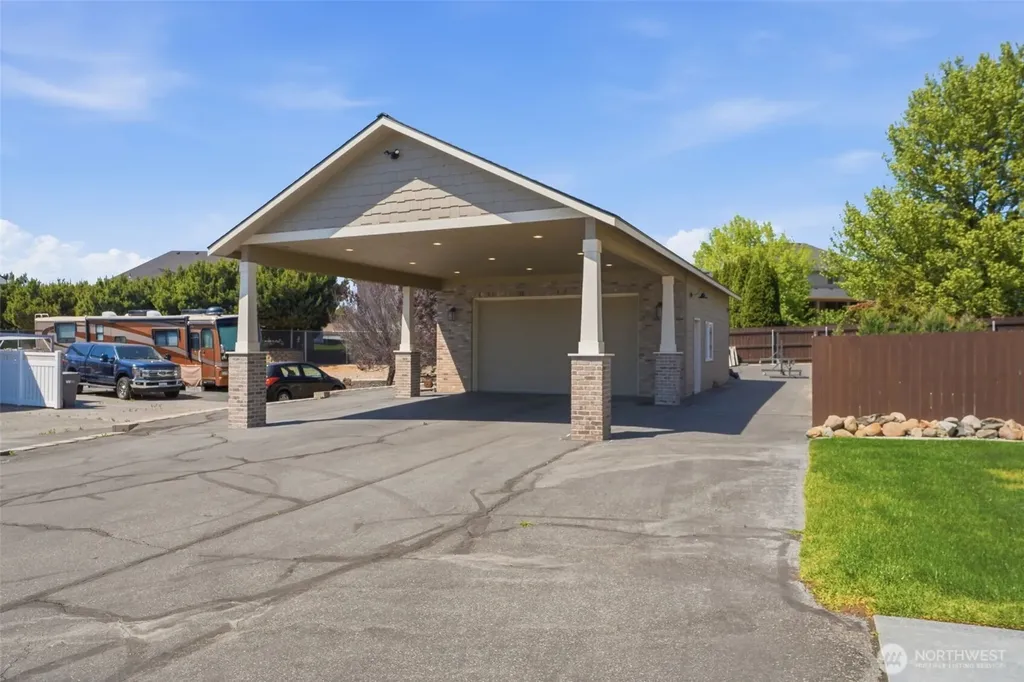 99206 E Ridgeview Drive Kennewick WA 99338