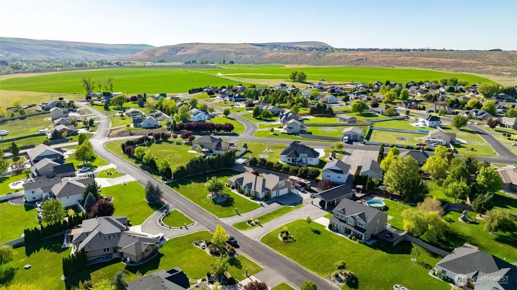 99206 E Ridgeview Drive Kennewick WA 99338