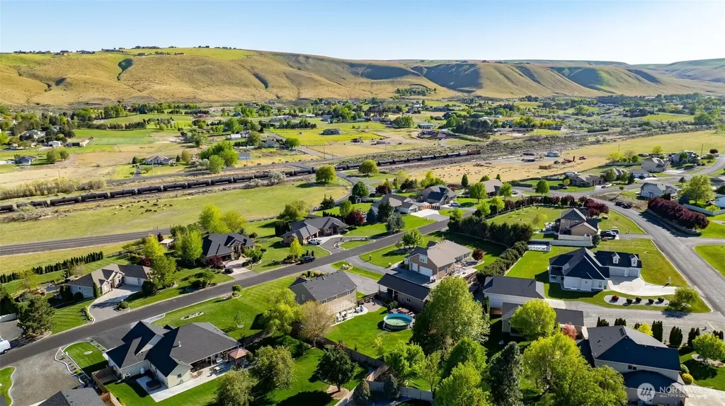 99206 E Ridgeview Drive Kennewick WA 99338