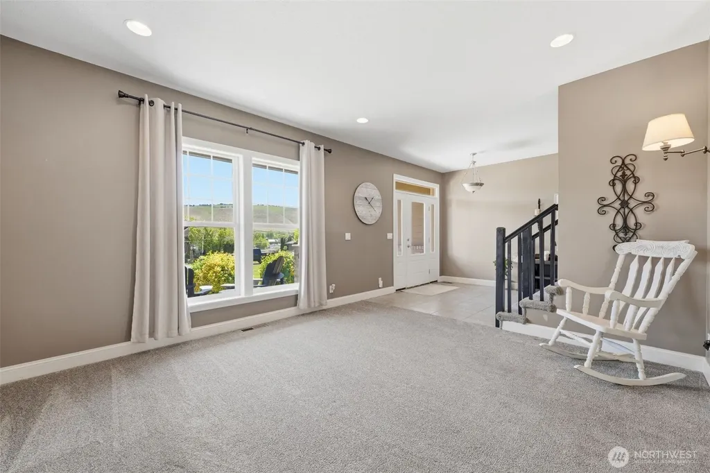 99206 E Ridgeview Drive Kennewick WA 99338