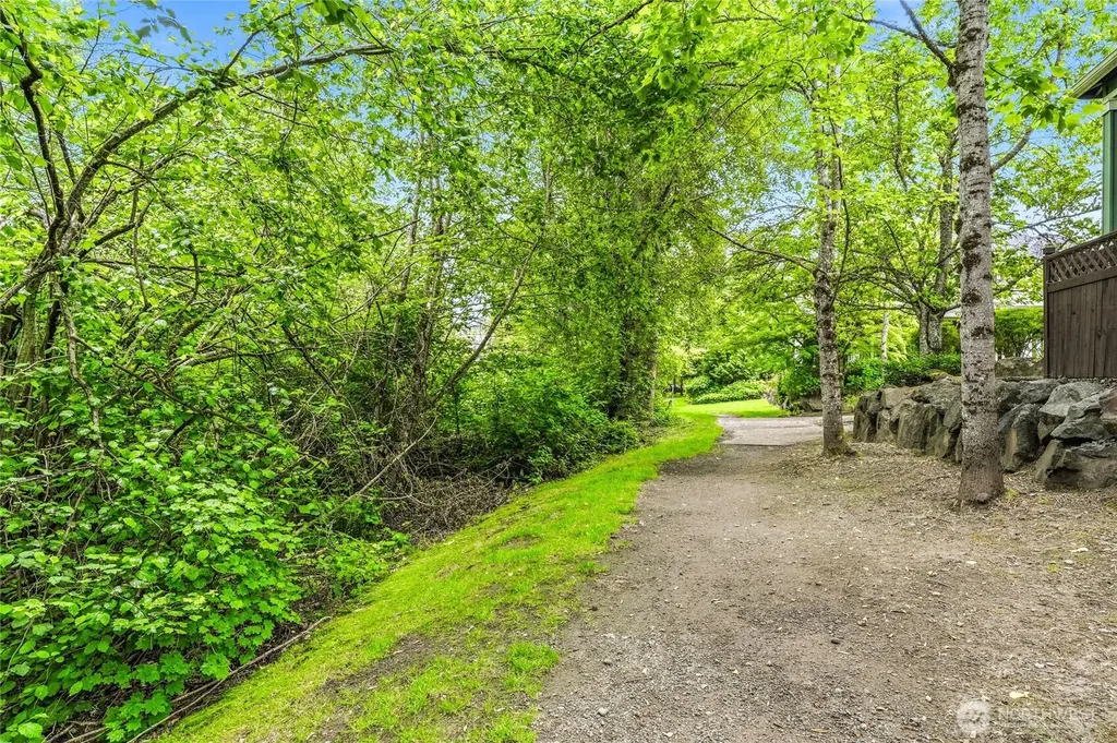 17123 Parkside Way SE Renton WA 98058