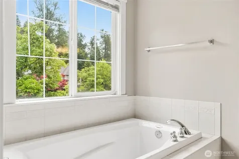 17123 Parkside Way SE Renton WA 98058