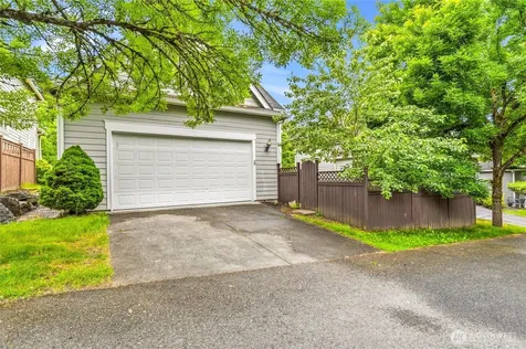 17123 Parkside Way SE Renton WA 98058