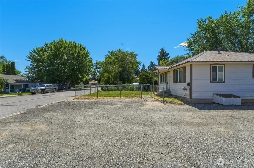 1012 Yale Avenue Wenatchee WA 98801