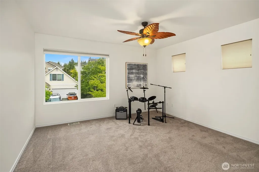 650 NW Nesvik Way Poulsbo WA 98370