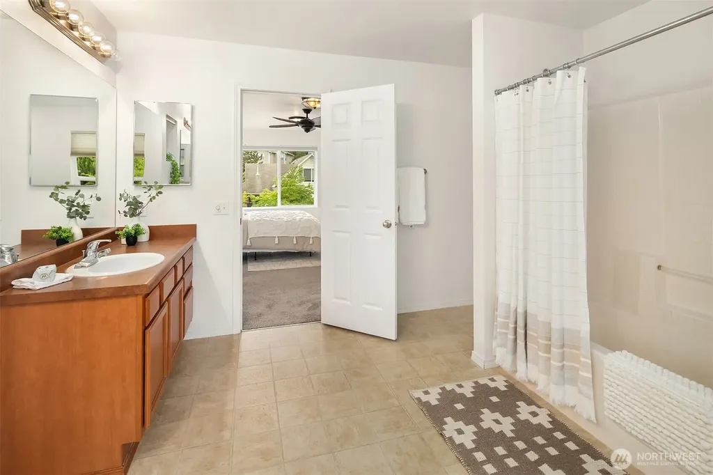 650 NW Nesvik Way Poulsbo WA 98370