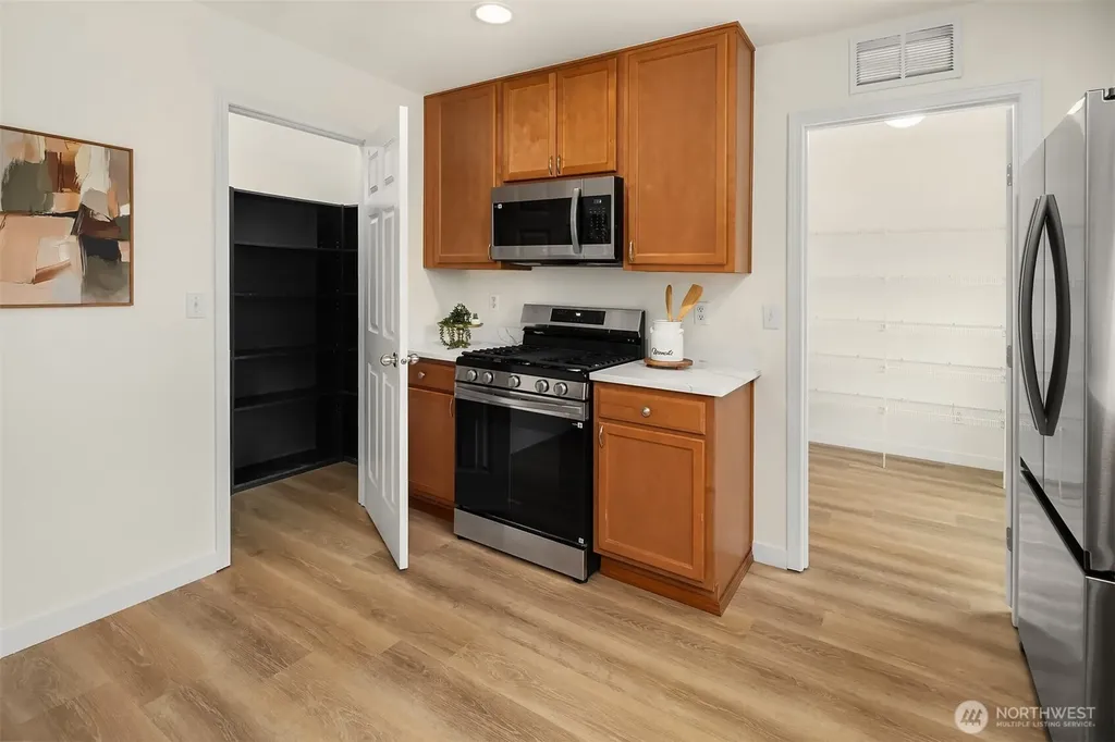 650 NW Nesvik Way Poulsbo WA 98370