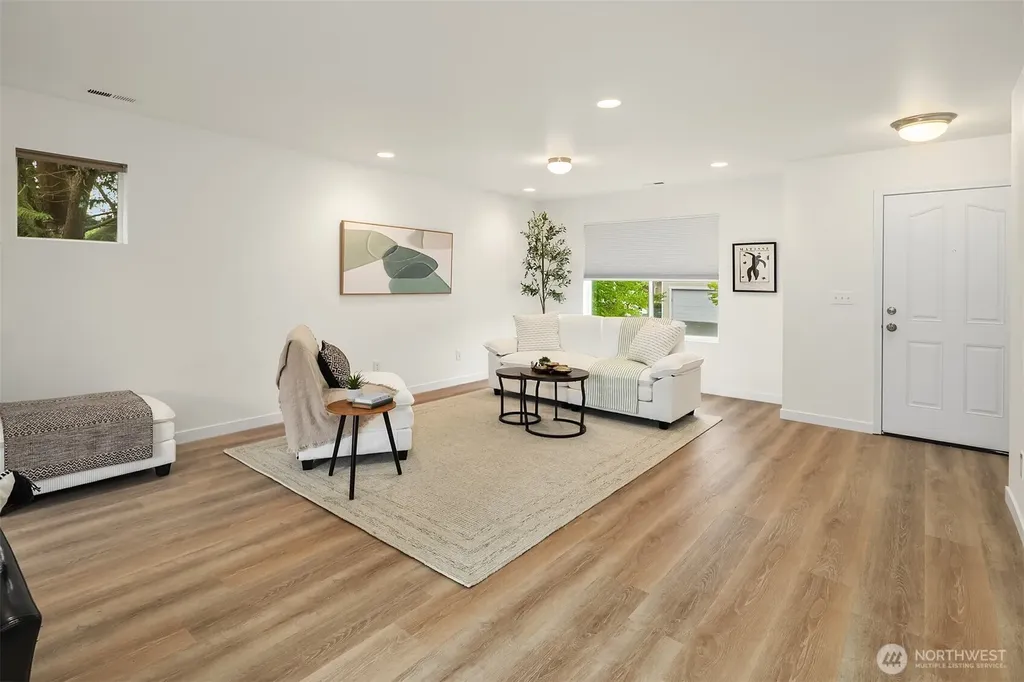 650 NW Nesvik Way Poulsbo WA 98370