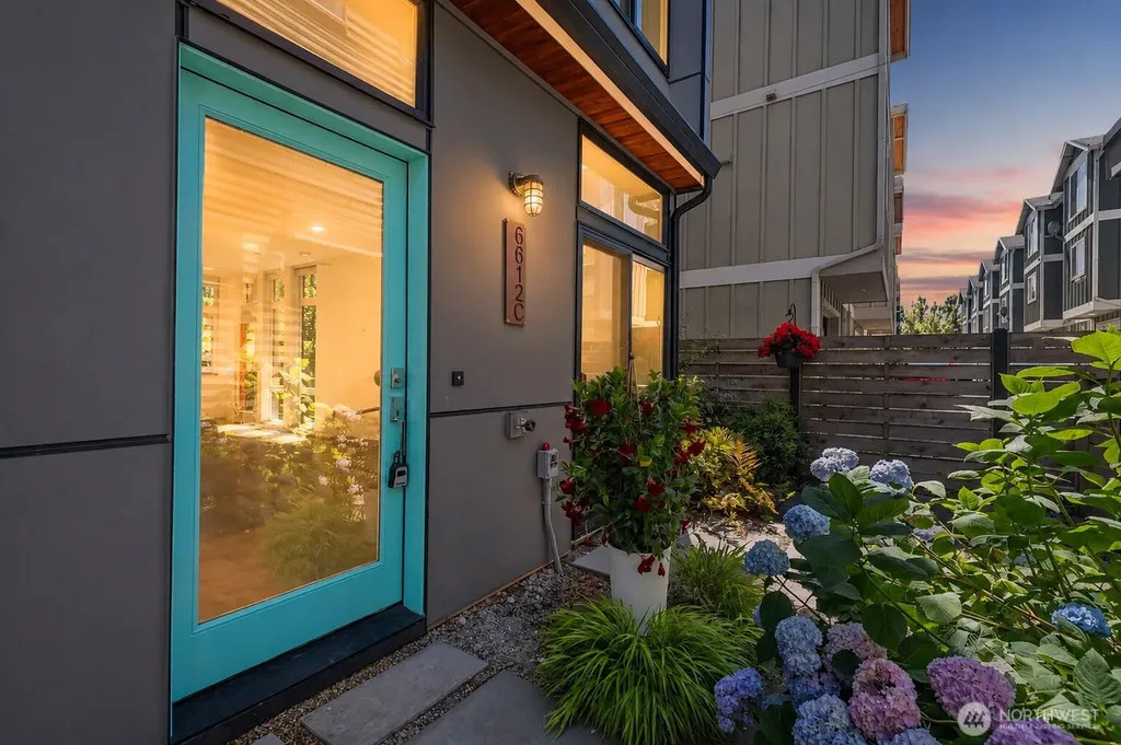 6612 Corson Avenue S Seattle WA 98108