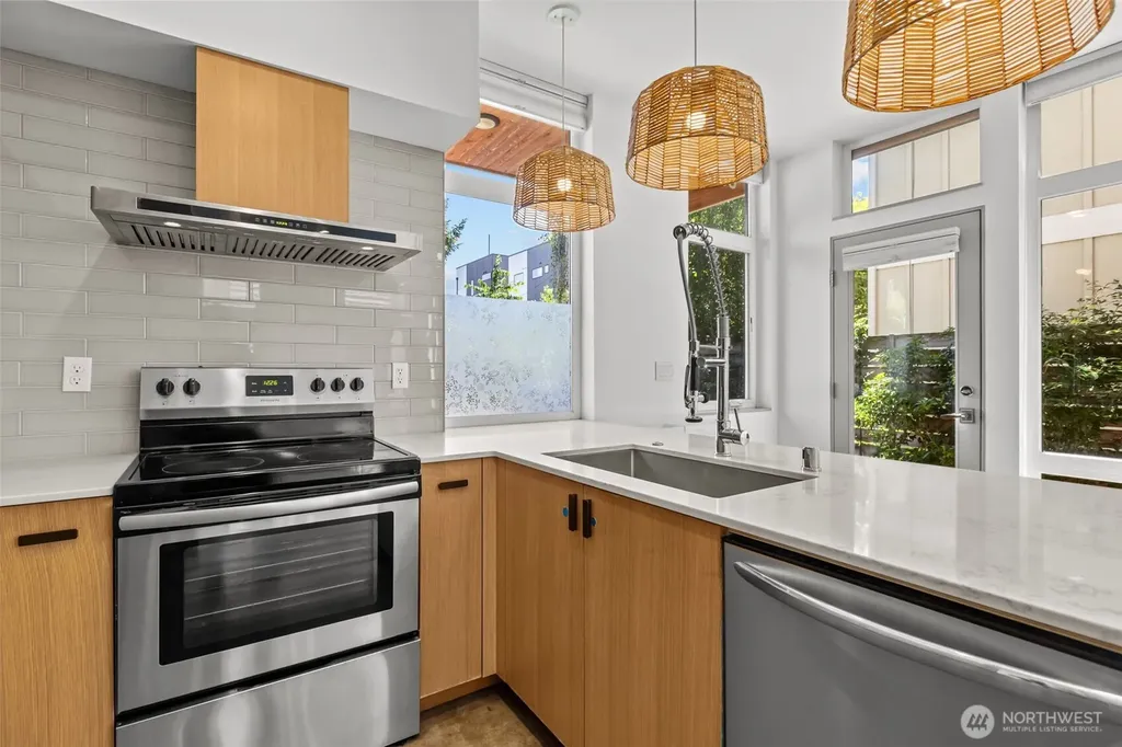 6612 Corson Avenue S Seattle WA 98108