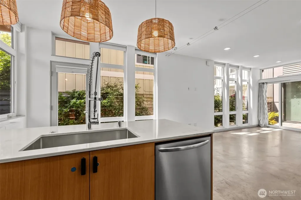 6612 Corson Avenue S Seattle WA 98108