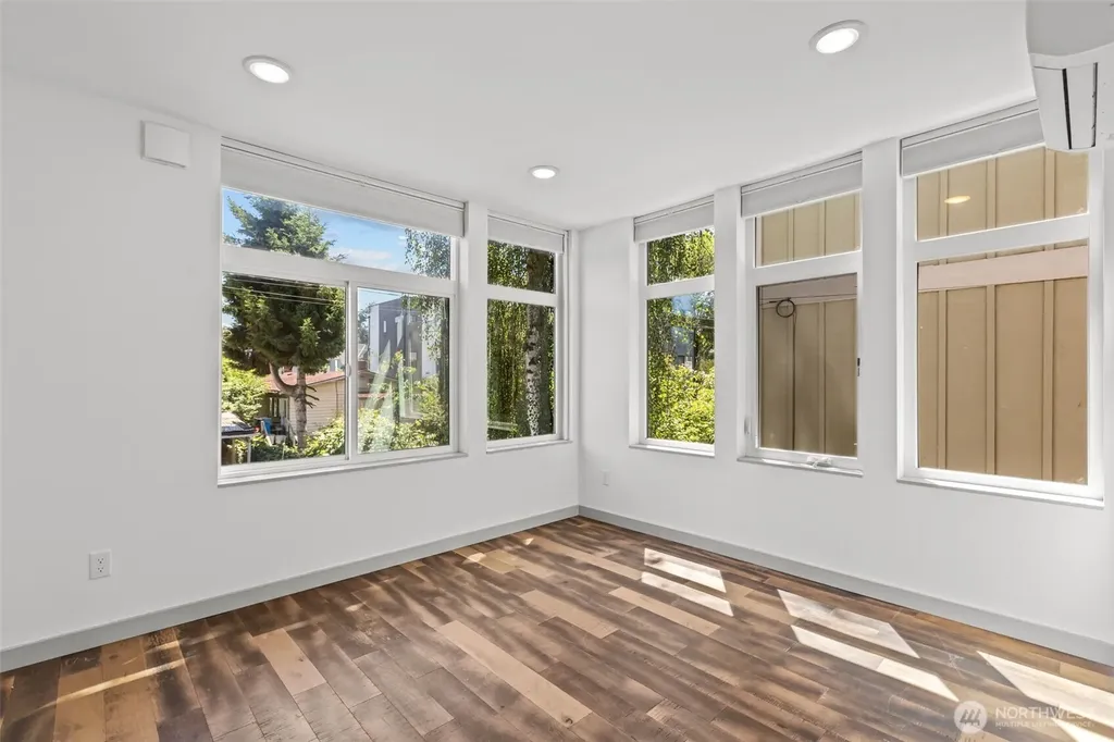 6612 Corson Avenue S Seattle WA 98108