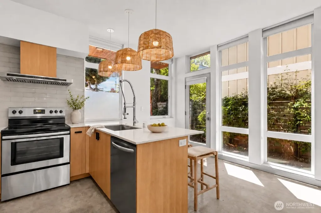 6612 Corson Avenue S Seattle WA 98108