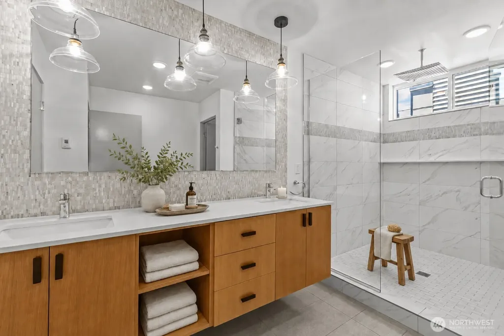 6612 Corson Avenue S Seattle WA 98108