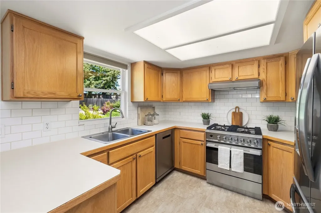 27745 166th Avenue SE Covington WA 98042