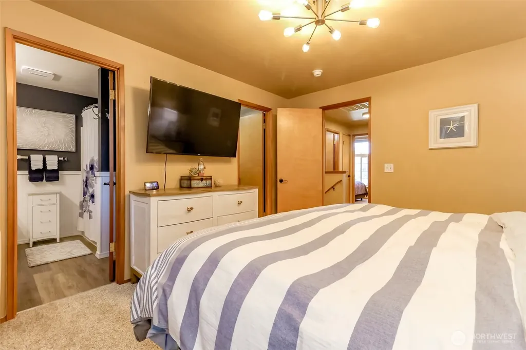 3817 52nd Avenue NE Tacoma WA 98422