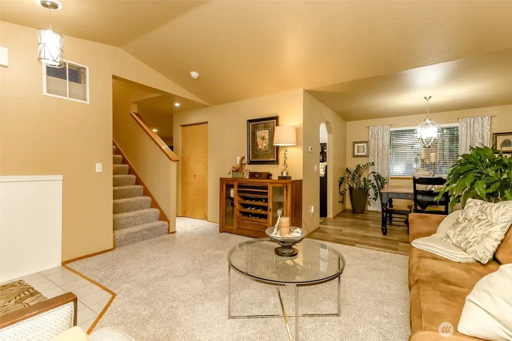 3817 52nd Avenue NE Tacoma WA 98422
