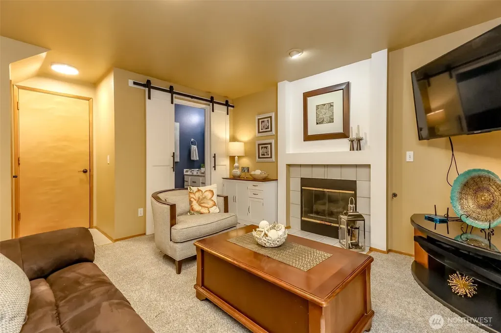 3817 52nd Avenue NE Tacoma WA 98422