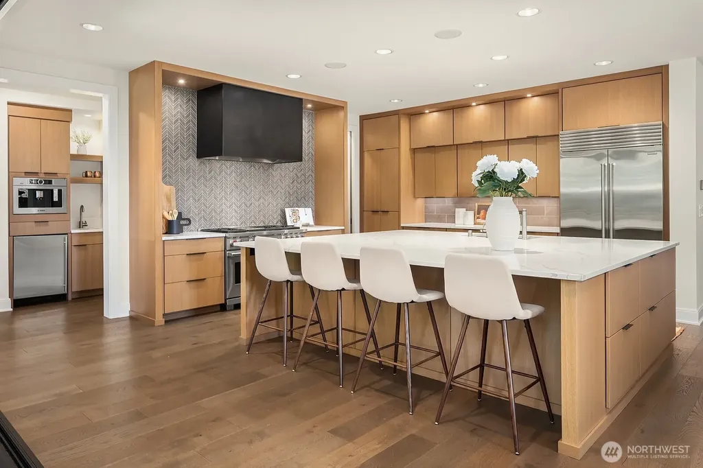 10856 NE 12th Street Bellevue WA 98004