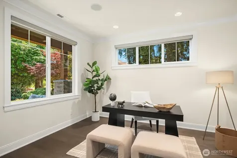 10856 NE 12th Street Bellevue WA 98004