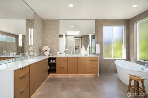 10856 NE 12th Street Bellevue WA 98004