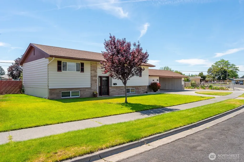 917 S Dahlia Drive Moses Lake WA 98837