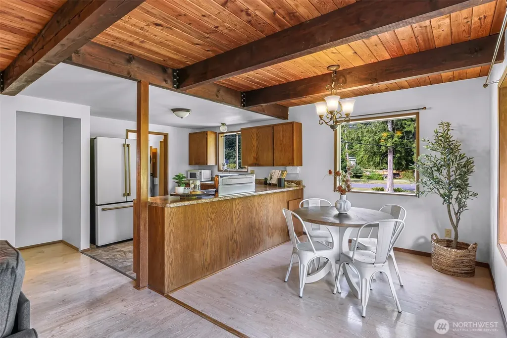 1131 Deep Valley Drive Maple Falls WA 98266