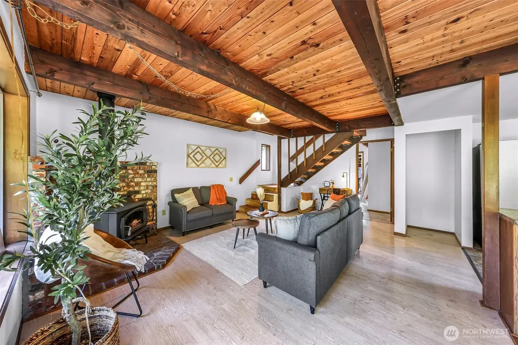 1131 Deep Valley Drive Maple Falls WA 98266