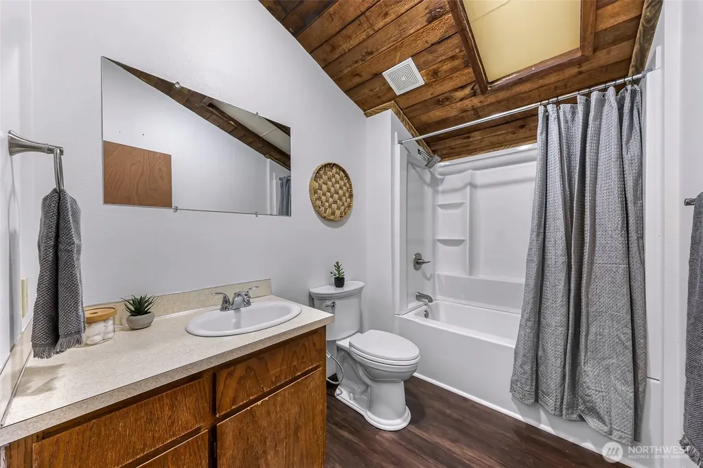 1131 Deep Valley Drive Maple Falls WA 98266