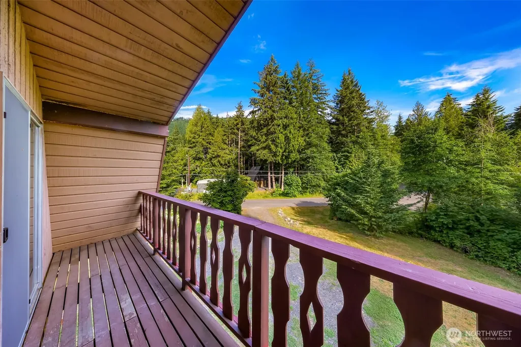 1131 Deep Valley Drive Maple Falls WA 98266