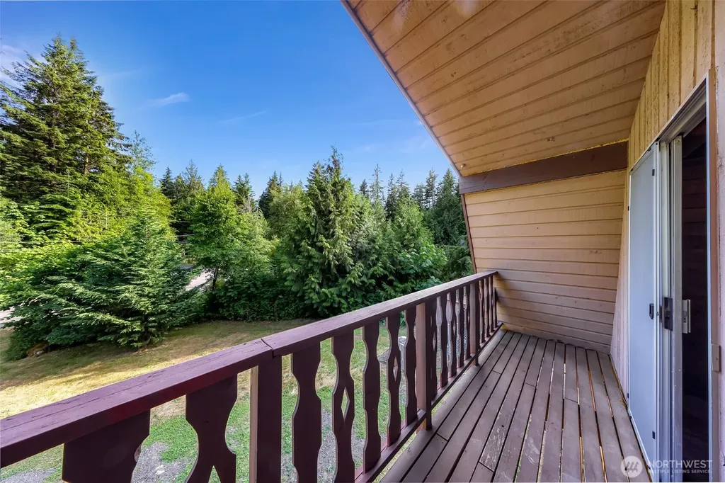 1131 Deep Valley Drive Maple Falls WA 98266