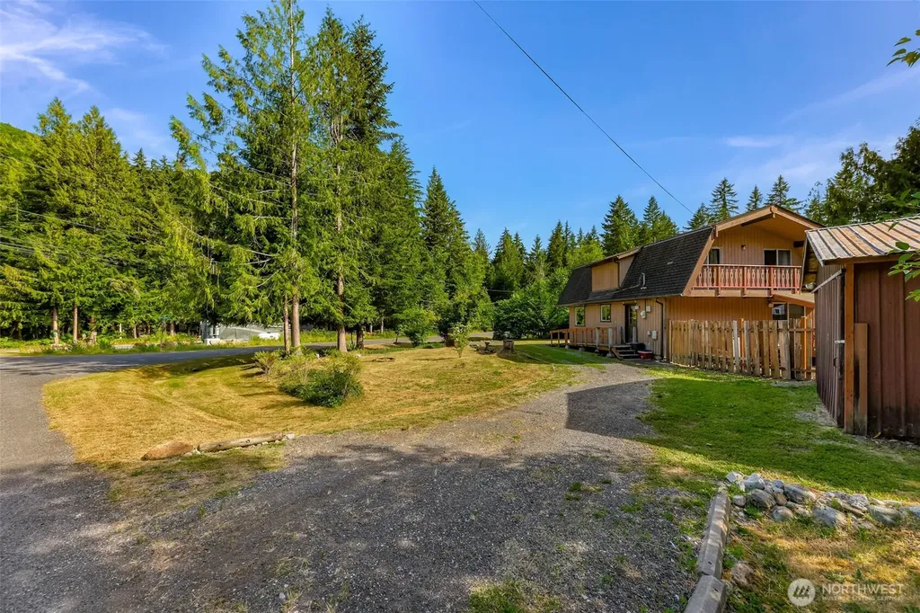 1131 Deep Valley Drive Maple Falls WA 98266