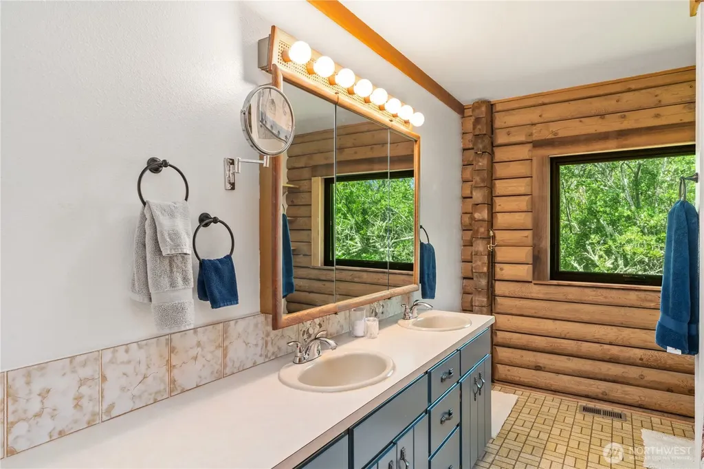 1568 Kim Lee Drive Grayland WA 98547