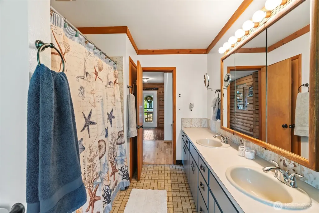 1568 Kim Lee Drive Grayland WA 98547
