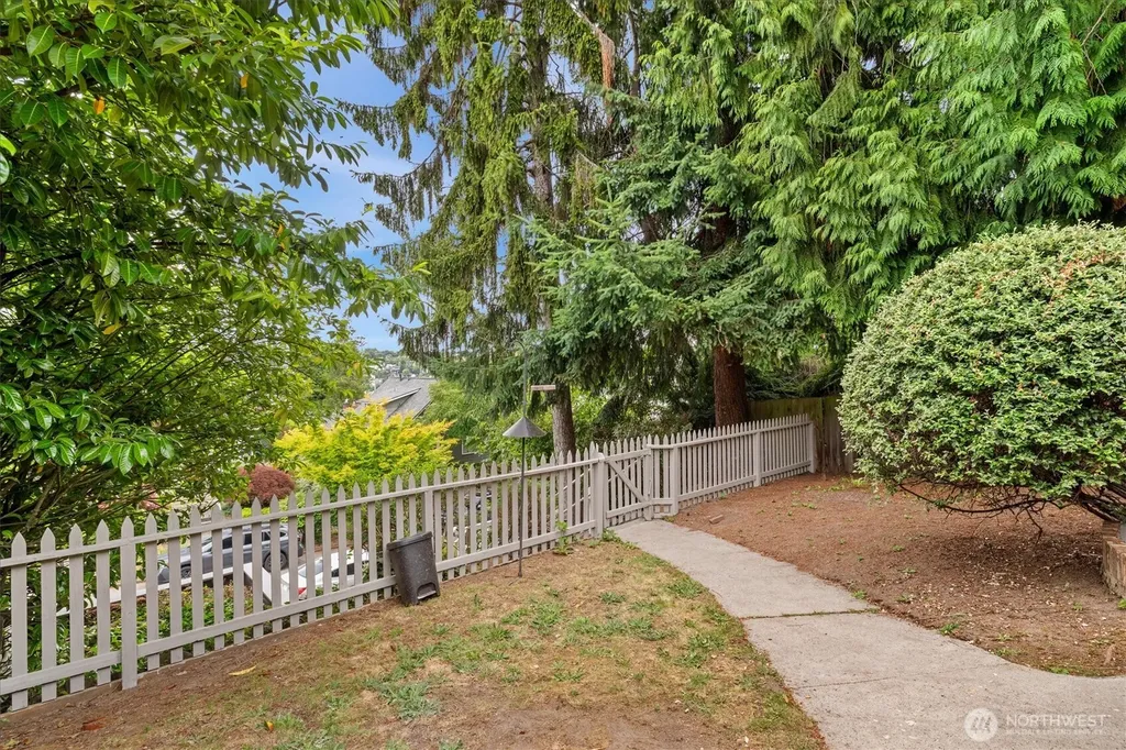 15 Fulton Street Seattle WA 98109