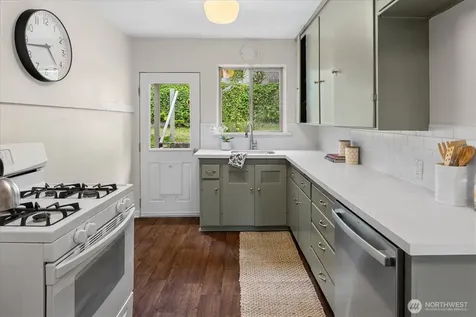 15 Fulton Street Seattle WA 98109