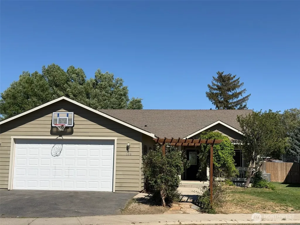 106 N Benton Street Kittitas WA 98934